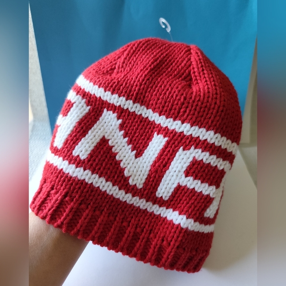 T-Max Heat CANADA Insulated Knit Red & White Toque Beanie - Picture 2 of 7